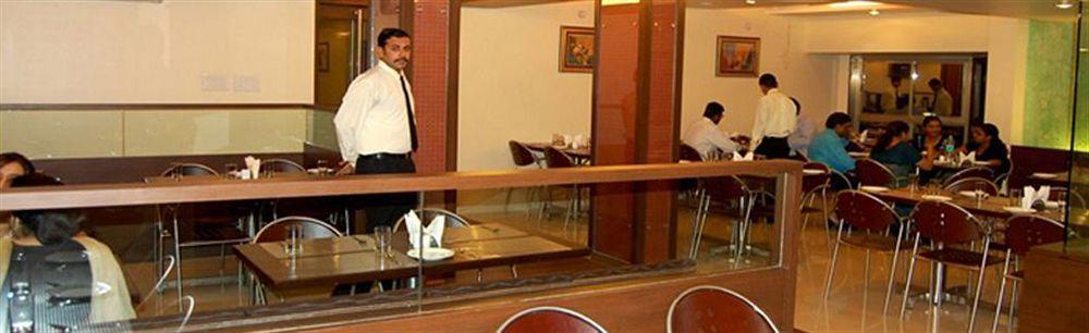 Hotel Bhagyalaxmi Shirdi Esterno foto
