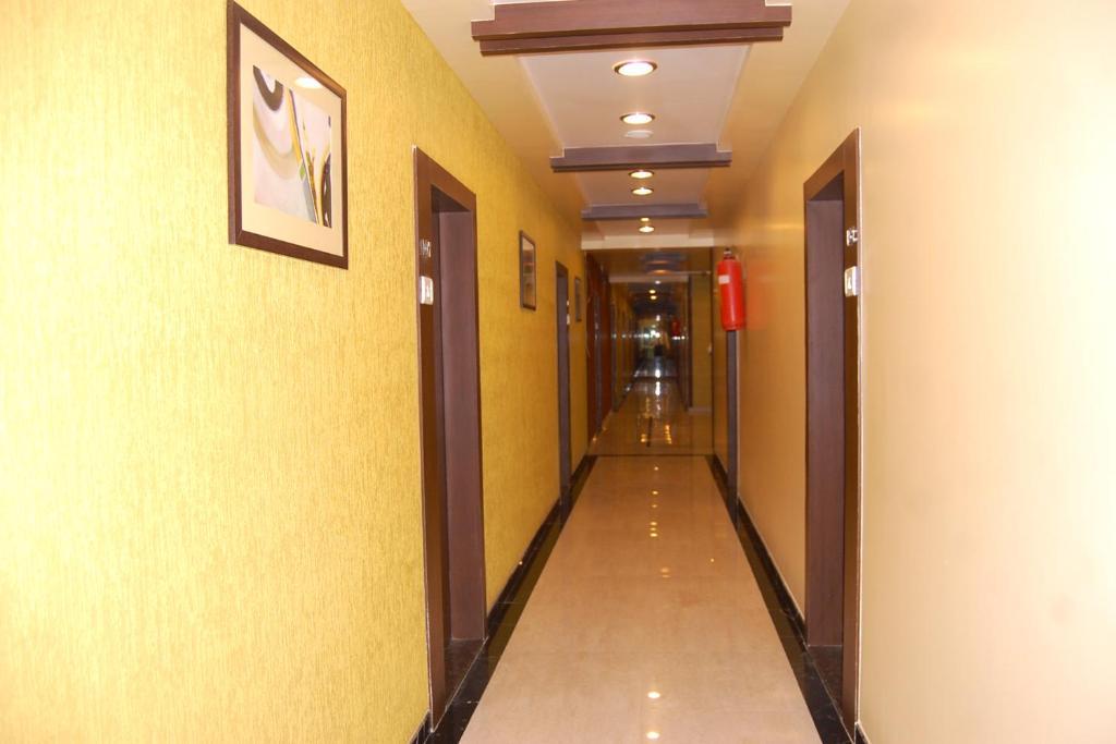 Hotel Bhagyalaxmi Shirdi Esterno foto